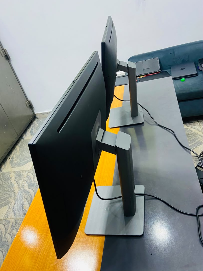 All in one desktop 🖥️  Dell 7450 Optiplex 